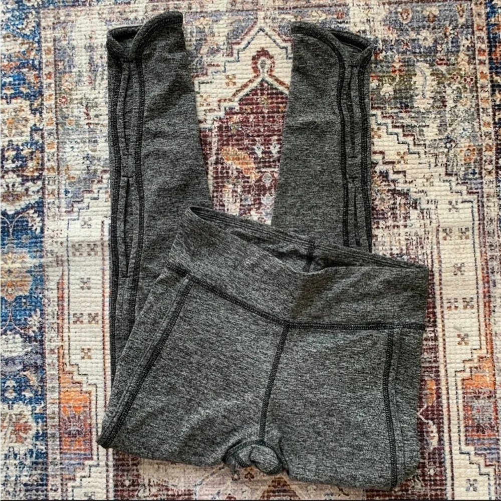 Women’s XS FREE PEOPLE Movement Infinity Heathered Gray Cropped Leggings‎